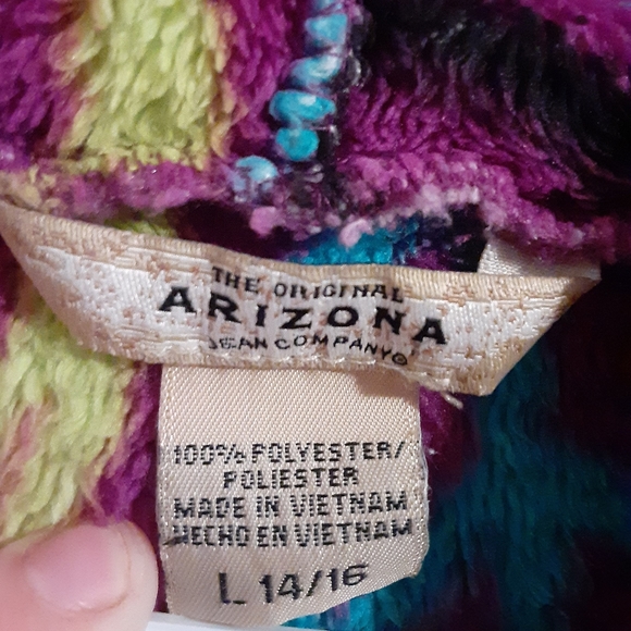 A purple zip up fleece - Picture 4 of 7